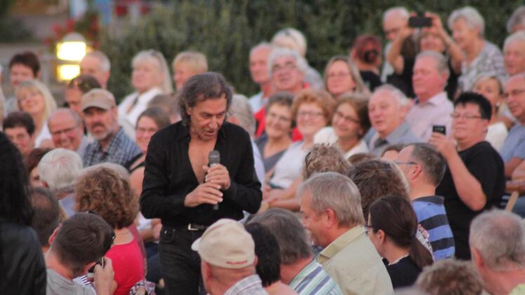 Hammond wirkte freundlich und natürlich. Der Mann hatte sichtlich Spaß dabei, für Fans einen Musikabend zu spielen.Markus Häggberg