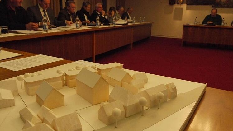 Das neue Modell für das Mälzerei-Gelände sieht Pult- und Satteldächer vor. Foto: Lindner