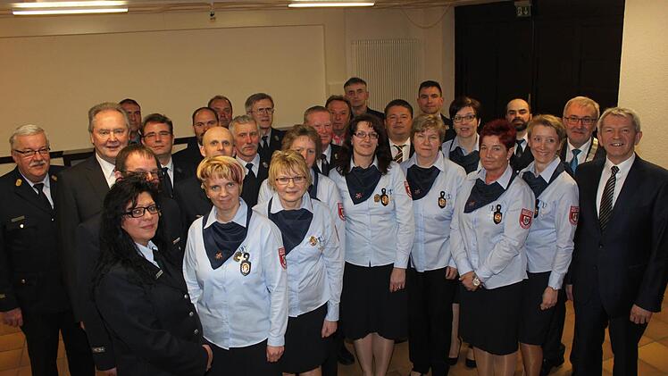 Die Geehrten der Feuerwehren Foto: Carmen Schwind