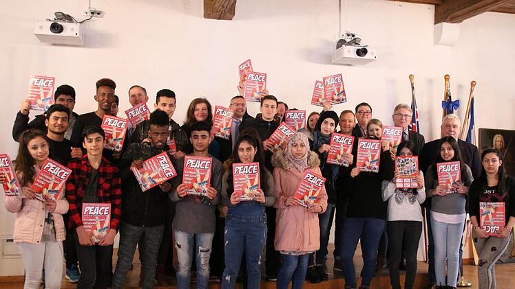 Im Januar hatten die Schüler der Klasse 8UEG der Rückertschule ihren Comic "Peace" im Rathaussaal präsentiert.Ulrike Nauer