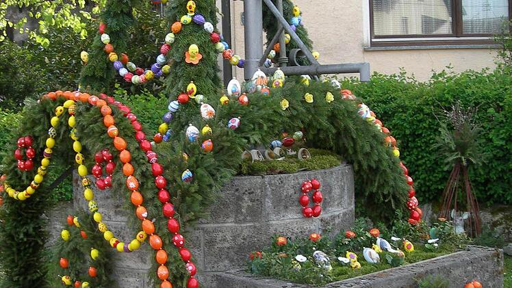 Osterbrunnen im Höchstadter Ortsteil Förtschwind Foto: Waltraud Enkert