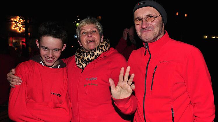 Über 100 TV-Mitglieder zeigten beim Neujahrsempfang der Stadt Haßfurt ihre Solidarität mit ihrem Verein. Mit im Bild die Wirtin der Sportheim-Gaststätte, Helga Geyer (Mitte). Foto: Ulrike Langer