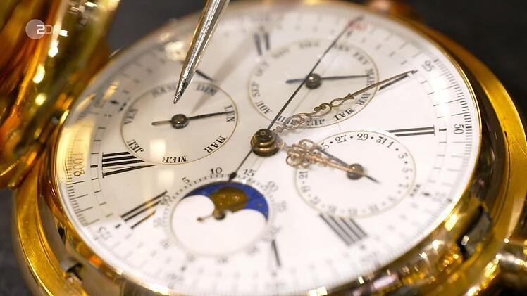 Die goldene Schweizer Taschenuhr mit Komplikationen aus der Zeit um 1900 hatte einen Wert von 5.000 bis 5.500 Euro.  Mehr als 3.700 Euro wollte jedoch niemand ausgeben, und so bekam Julian Schmitz-Avila die Uhr.