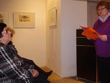Carol Jakob stellte Elisabeth Bach vor.