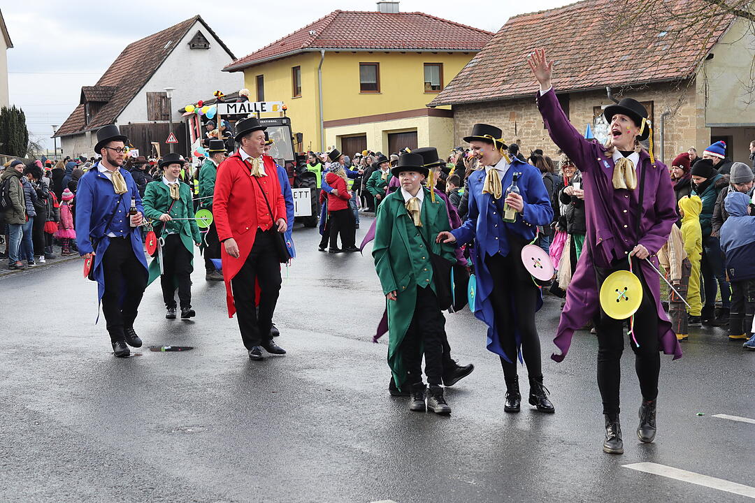 Die Hauptstrasse wurde zur Partymeile
