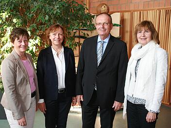 Karin Maywald (von links), Dagmar Müller, Abteilungsdirektor Gustav Eirich, Leitende Regierungsschuldirektorin Maria Walter bei der Amtseinführung.  Foto: Klaus Werner
