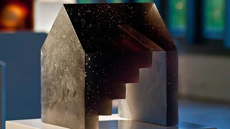 Ann Woolf Stairhouse, 2004, Glas gegossen, poliert