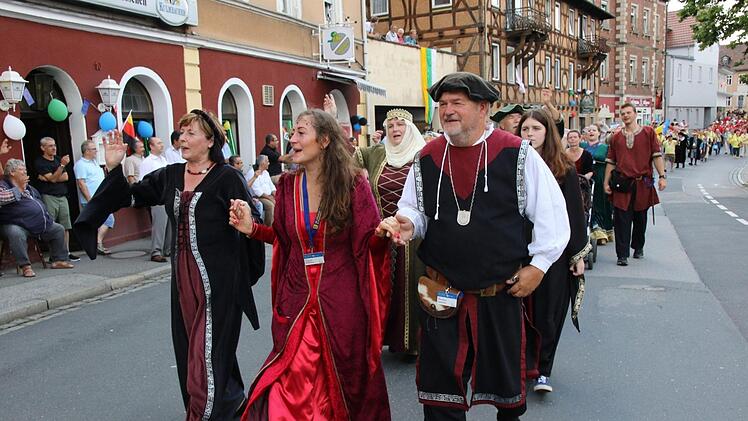 Stilecht zeigte sich der Burgverein aus Neustadt Glewe Foto: Michael Stelzner