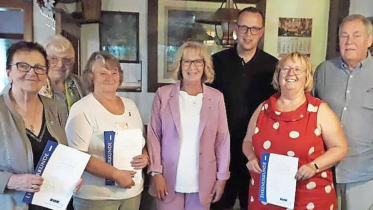 Der VdK-Ortsverband Wonsees zeichnete im Beisein von Bürgermeister Andreas Pöhner (Dritter von rechts) langjährige und verdiente Mitglieder aus.