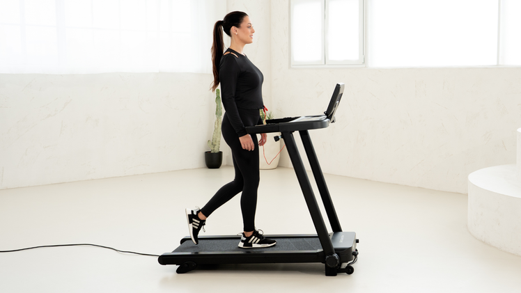 Egal ob du gem&uuml;tlich gehen oder z&uuml;gig laufen willst: Das R2 Laufband bietet flexible Geschwindigkeitseinstellungen und Zuverl&auml;ssigkeit im Alltag. So wird regelm&auml;&szlig;ige Bewegung auch f&uuml;r Anf&auml;nger zur neuen Routine.