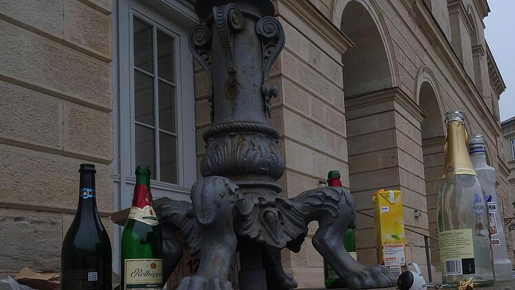 So sah es am Neujahrsmorgen vor dem Landestheater aus.Foto: Jochen Berger