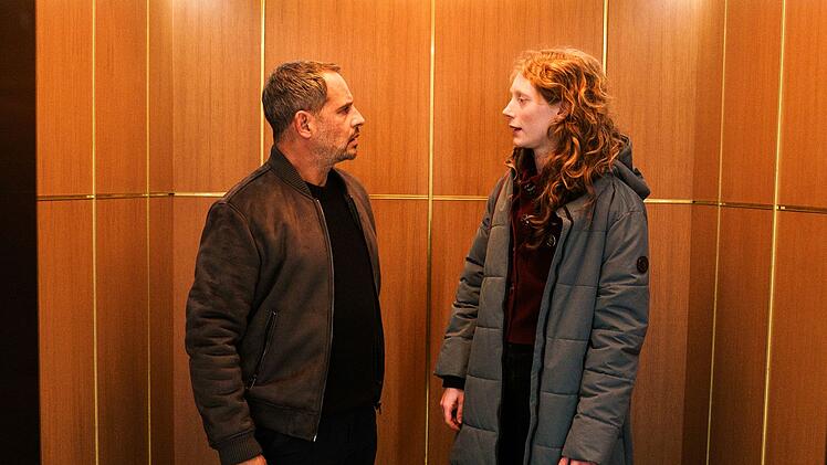 Sophie (Dana Herfurth) ergattert eher zufällig einen Job in der Schauspielagentur Stern. An die prominenten Klienten um Moritz Bleibtreu muss sie sich erst gewöhnen.