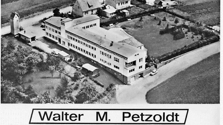 Ein frühes Luftbild der ehemaligen Wäschefabrik Petzoldt. Foto: Familie Eibach