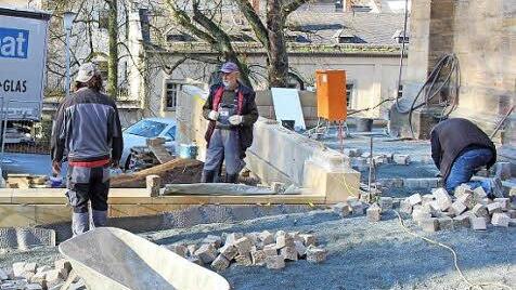 Der Vorplatz wird gepflastert. Foto: Ulrike Nauer