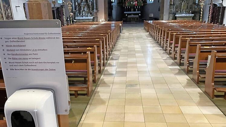Die Stadtpfarrkirche ist auf die Corona-Vorgaben vorbereitet.  Foto: Michael Busch