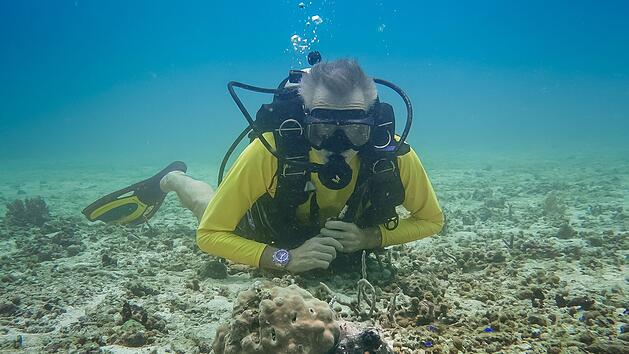 Hannes Jaenicke, der sicher vielseitigste Schauspieler im deutschsprachigen Raum, schreckt auch vor Tauchdrehs nicht zur&uuml;ck. Im Gegenteil: ihn treibt seine enorme Neugier an.