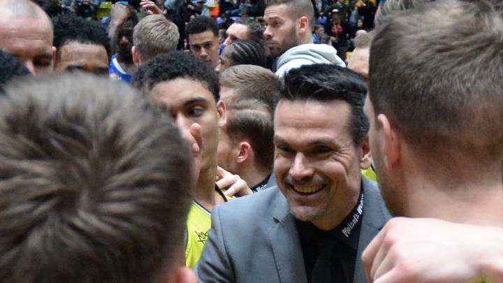 Um einen Heimsieg gegen Venedig einzufahren, soll Medi Bayreuth um Raoul Korner (Mitte) an die Bestleistungen vom 96:74 im Pokal-Qualifikationsspiel gegen Frankfurt anknüpfen.  Foto: Peter Mularczyk/Archiv