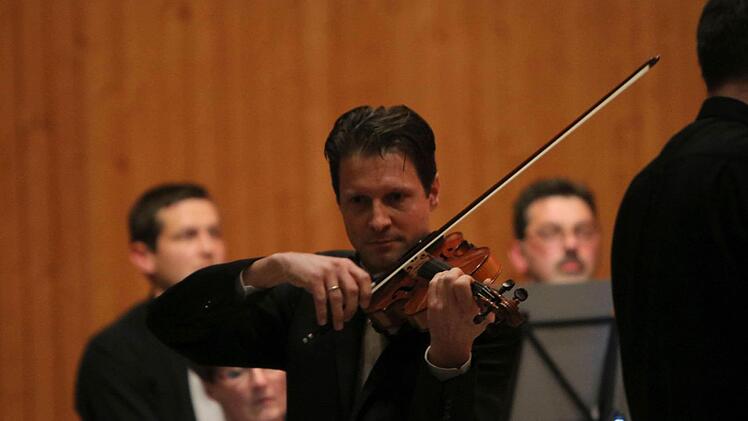 Begeisterten Beifall verdiente sich die Blaskapelle Meeder bei ihrem Jahreskonzert in der ausverkauften Schulturnhalle. Foto: Jochen Berger
