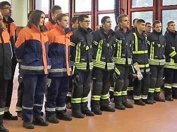 Die bei der Pr&uuml;fung in Stegaurach erfolgreichen Feuerwehrler Foto: privat