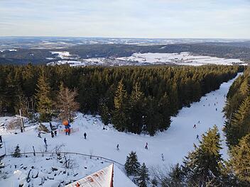 Ochsenkopf Schnee Skifahrer