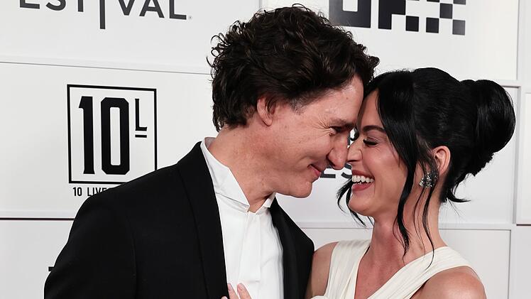 S&auml;ngerin Katy Perry hat in einem Interview &uuml;ber ihre Beziehung zu dem kanadischen Ex-Premierminister Justin Trudeau gesprochen.