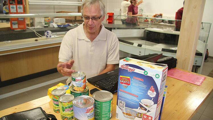 Jürgen Neeser von der LHG legt auch selbst mit Hand an.