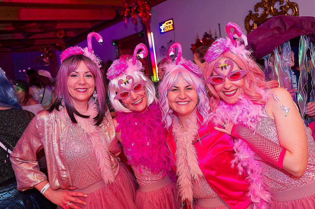 Drei Männerballetts, Musik von DJ Asti und vieles mehr gab es beim Weiberfasching!