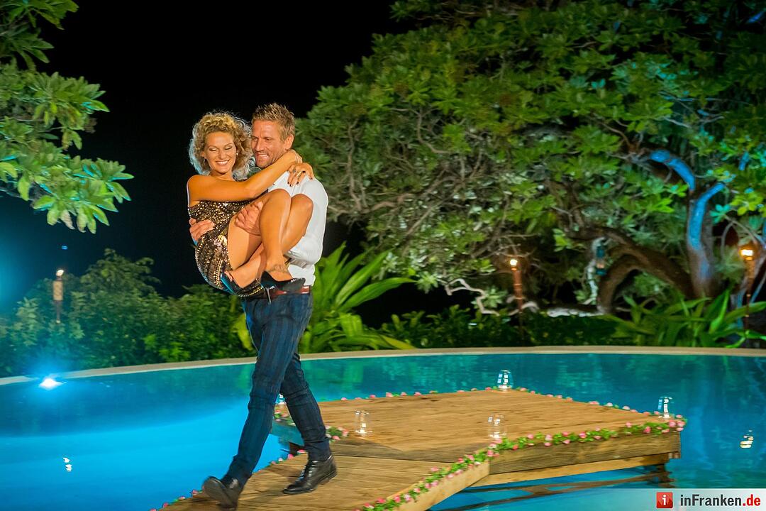 Adam sucht Eva - Promis im Paradies