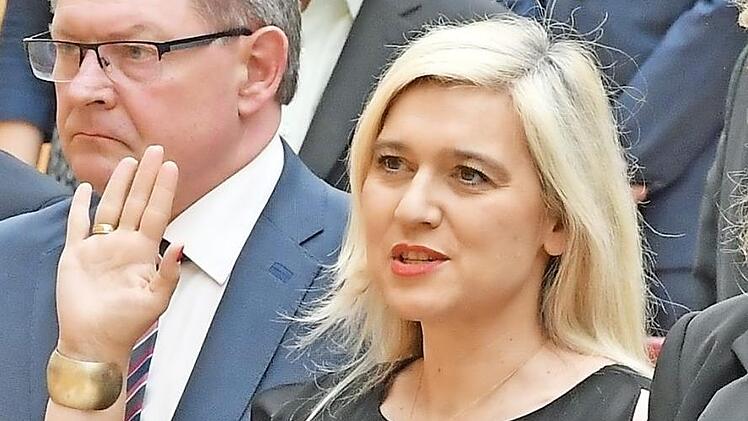 Melanie Huml bei Ihrer Vereidigung. Foto: Rolf Poss/Bildarchiv Bayerischer Landtag