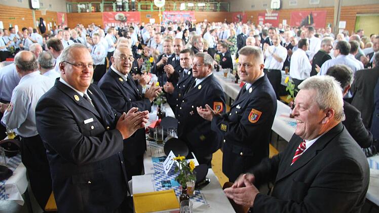 Aus dem ganzen Landkreis kamen die Wehren in die Frankenwaldhalle nach Grafengehaig. Denn der Kreisfeuerwehrtag ist ein Fest für alle ehrenamtlich Tätigen.Foto: Sonja Adam