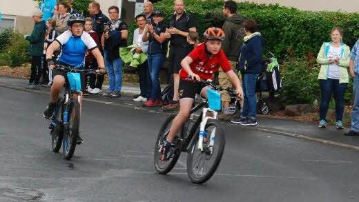Nicht zu stoppen waren die Kinder beim Spenden-Radrennen. Foto: Horst Conze