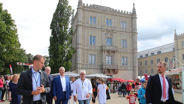 Der Minister kam zu Fuß aufs Festivalgelände Foto: Oliver Schmidt