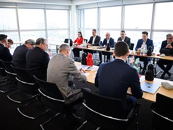 Auftakt Tarifverhandlungen Deutsche Bahn und GDL