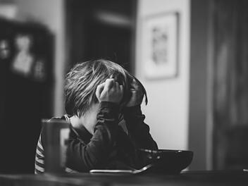 Knapp zwei Jahre Corona-Krise hinterlassen ihre Spuren: Die Kräfte lassen nach, die Menschen sind erschöpft - sowohl Erwachsene als auch Kinder. Immer mehr suchen bei Beratungsstellen Unterstützung.