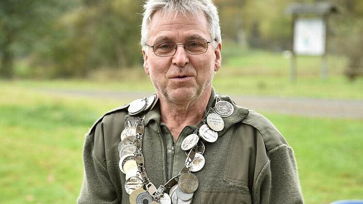 Mit einem Karpfen mit dem Gewicht von 2300 Gramm wurde Werner Spath Anglerkönig des Anglervereins Königsberg. Foto: Gerold Snater