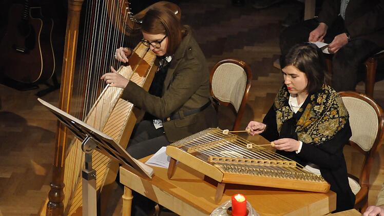 Richtige Musik für Advent und kalte Wintertage bietet die "Haßfurter Stubenmusik".  Foto: Peter Klopf