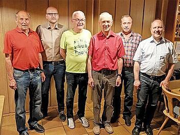 Nach der Neuwahl ( von links) Kassier Matthias Hopf, Vorsitzender Fabian Kraus, Schriftführer Roland Schreiber, stellv. Vorsitzender Reiner Schwarz, stellv. Fraktionsvorsitzender Thomas Friedlein, stellv. Kreisvorsitzender Ralf Völkl