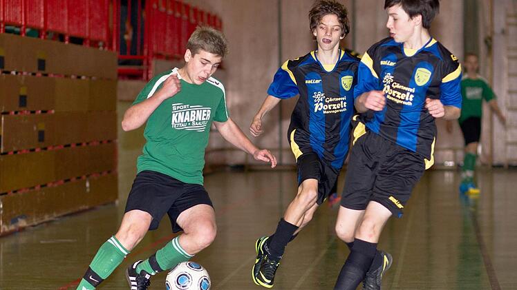 Mit den C- und D-Junioren wird am Wochenende die neue Hallensaison eingeläutet. Dann wird in beiden Altersklassen jedoch Futsal gespielt. Mit dabei ist auch wieder der Nachwuchs der JFG Rodachgrund und des TSV Neukenroth (als Spielgemeinschaft). Foto: Archiv/Heinrich Weiß