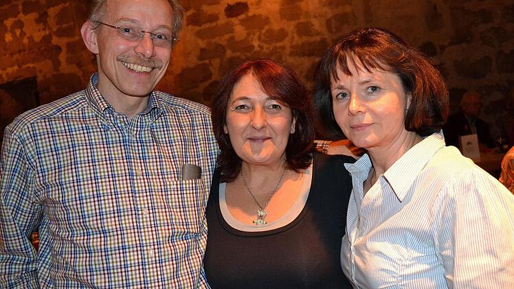 Rosaria Ferrara (Mitte) aus Positano mit ihren Thurnauer Gastgebern Walther und Birgit Hofmann, die sie zwei bis drei Mal pro Jahr besucht.  Fotos: Katharina Müller-Sanke