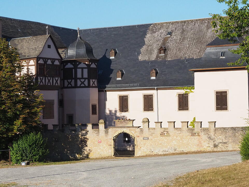Das verlassene Dorf Bonnland darf bei einer Wanderung durch den Truppenübungsplatz Hammelburg nicht fehlen. Foto: Jürgen Schmitt