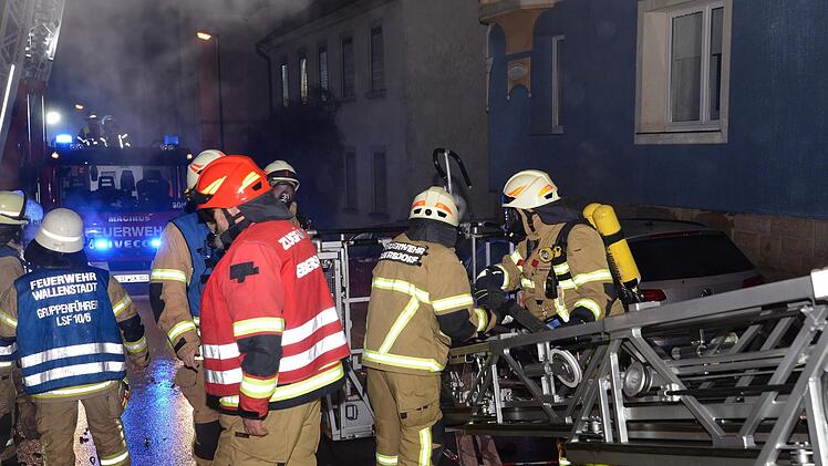 Die Feuerwehrleute sind im Ernstfall immer einsatzbereit, unabhängig von Tag und Uhrzeit. Foto: Frank Spitzenpfeil
