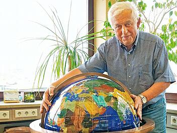 In Weismain daheim, in der Welt zu Hause, bei Alois Dechant gibt es auch nach 80 Jahren keinen Stillstand.