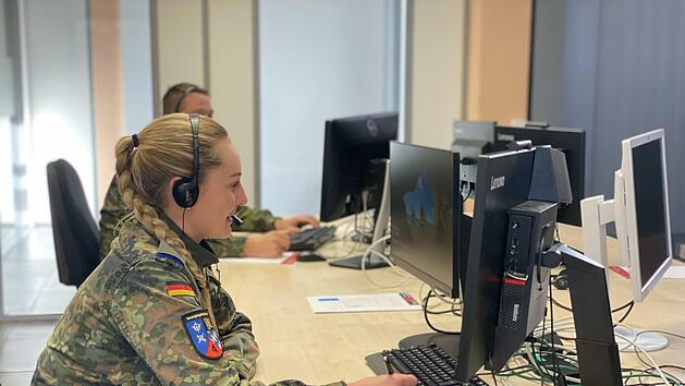 Coburg: Soldatin Julia Gordok beim Einsatz in der Kontaktermittlung