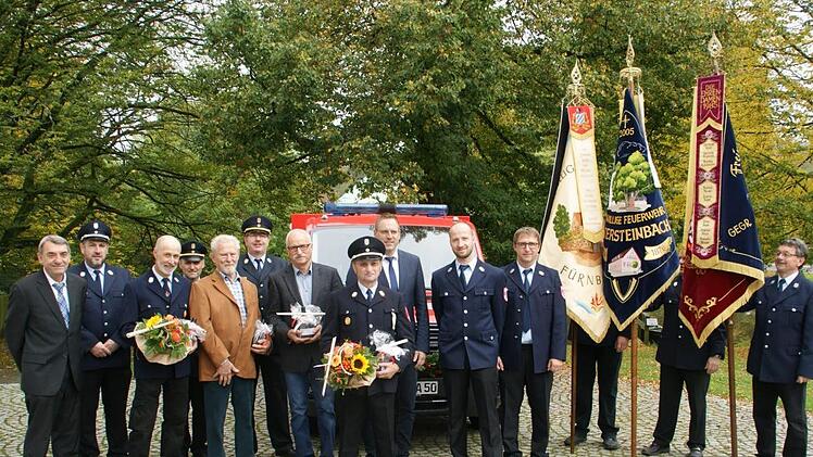 Vier Männer wurden am Sonntag von der FFW Fabrikschleichach geehrt. Alle vier sind Gründungsmitglieder des Feuerwehrvereins, zwei von ihnen auch langjährige und verdiente Feuerwehrkommandanten.