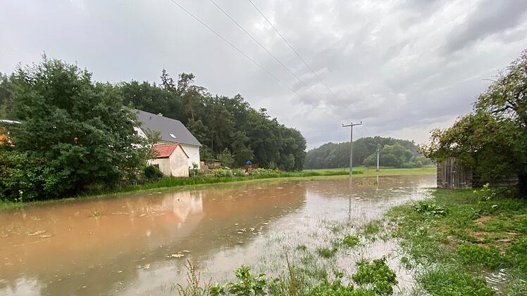 Gewitter in Franken: Über 500 Einsätze der Feuerwehren