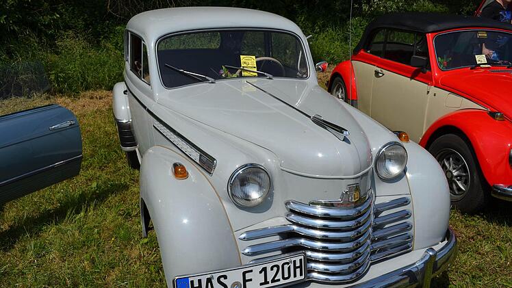 Der Opel Olympia ist ein besonderer Hingucker.  Foto: Sina Mattheus