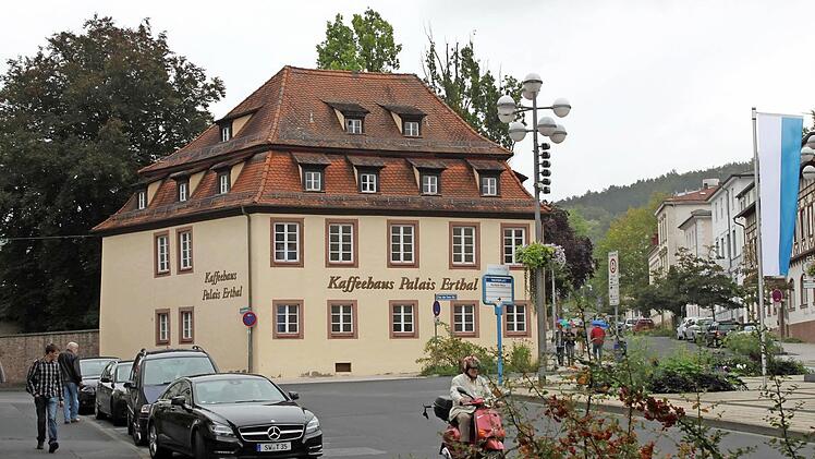 Von weitem macht das historische Gebäude noch einen guten Eindruck. Foto: Mäuser