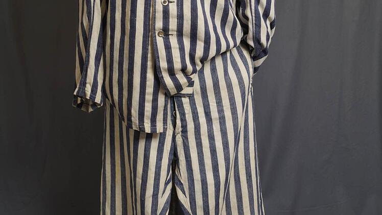 Die in Tüchersfeld jetzt ausgestellte KZ-Uniform von Oswald Merz