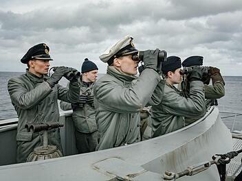 Mit neuer Crew sticht "Das Boot" in See: Am Freitag startet die Serie zum Kult-Film auf Sky. Was die 26 Millionen Euro teure Serie vom Film von 1981 unterscheidet.  Foto: Nik Konietzny/Sky