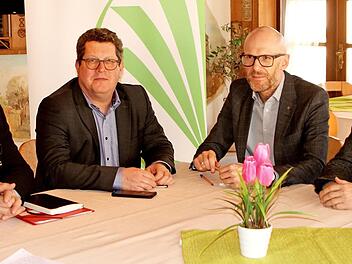 Sie sprachen für die Landwirte in Haßfurt (von links): der Präsident des Bayerischen Bauernverbandes, Walter Heidl, Bezirkspräsident Stefan Köhler, stellvertretender Landesgeschäftsführer Matthias Borst und Bezirksgeschäftsführer Eugen Köhler.  Fotos: Günther Geiling